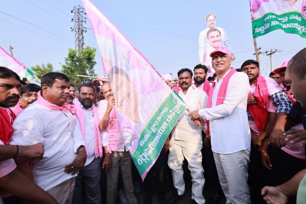 BRS Silver Jubilee | వరంగల్ బీఆర్ఎస్ రజతోత్సవ సభకు వెయ్యి మందితో పాదయాత్ర