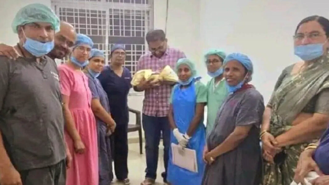 government hospital | సర్కారు దవాఖానాలో కలెక్టర్​ భార్య ప్రసవం