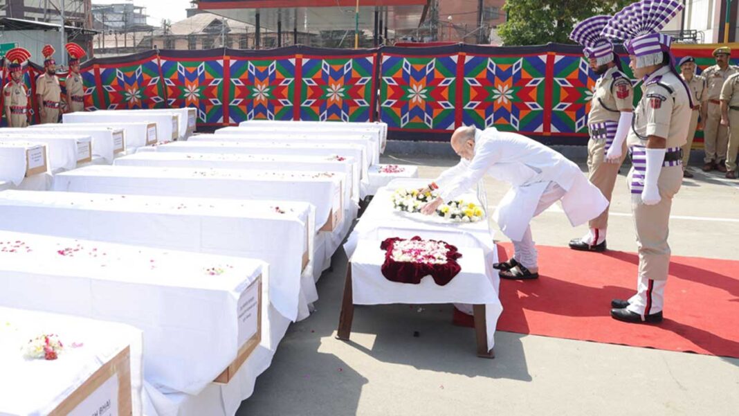 Amit Shah | పహల్​గామ్​కు అమిత్​షా.. మృతులకు నివాళులర్పించిన కేంద్ర మంత్రి