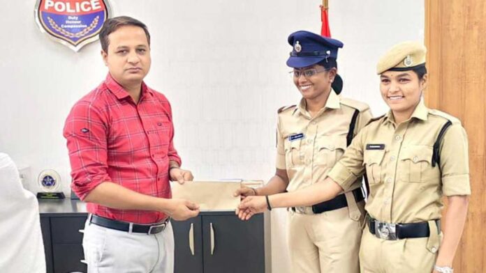 Kamareddy SP | మహిళల రక్షణలో షీటీం ముందంజ: ఎస్పీ రాజేష్ చంద్ర Kamareddy SP | మహిళల రక్షణలో షీటీం ముందంజ: ఎస్పీ రాజేష్ చంద్ర