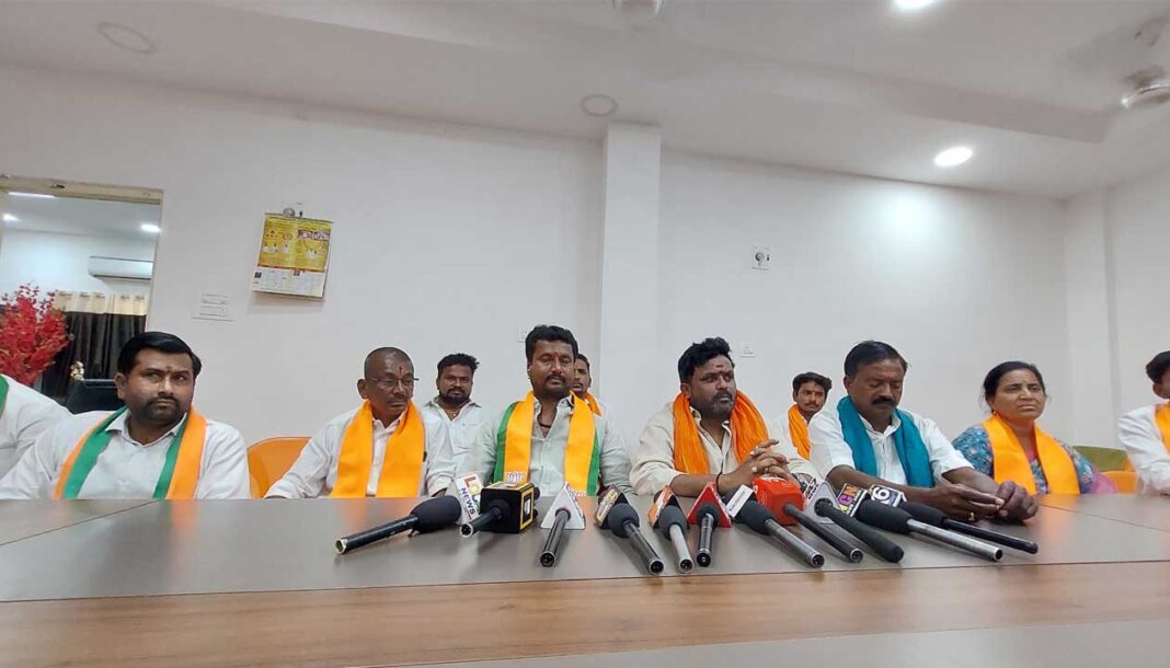 bjp leaders BJP Armoor | ఎమ్మెల్యే రాకేశ్రెడ్డిపై అనుచిత వ్యాఖ్యలు చేస్తే ఖబడ్దార్