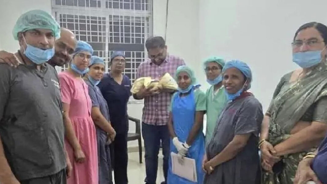 Peddapalli Collector | ప్రభుత్వ ఆస్పత్రిలో కలెక్టర్ భార్య ప్రసవం Peddapalli Collector | ప్రభుత్వ ఆస్పత్రిలో కలెక్టర్ భార్య ప్రసవం