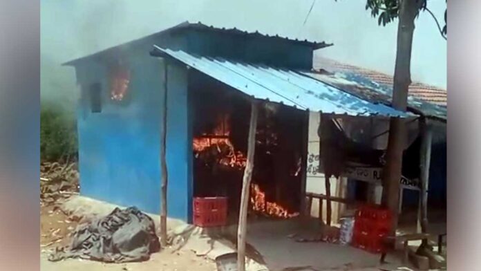 Mahammad Nagar | విద్యుత్​షాక్​తో కిరాణా షాపు దగ్ధం