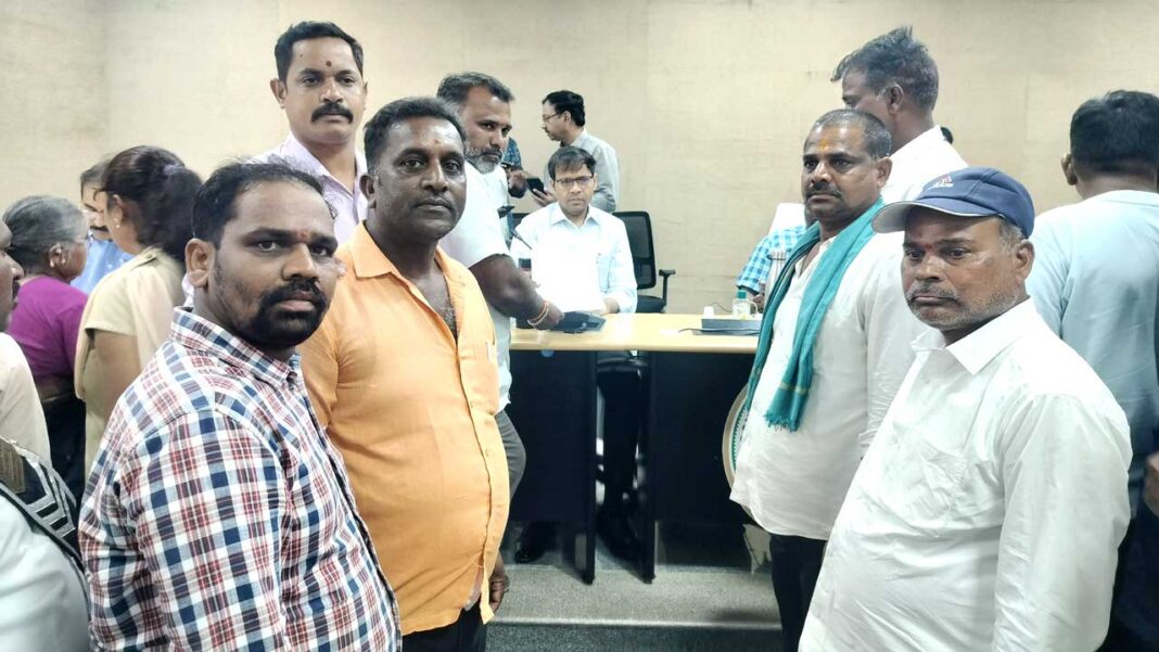 VDC Dichpalli | సాంఘిక బహిష్కరణ చేశారు.. న్యాయం చేయండి