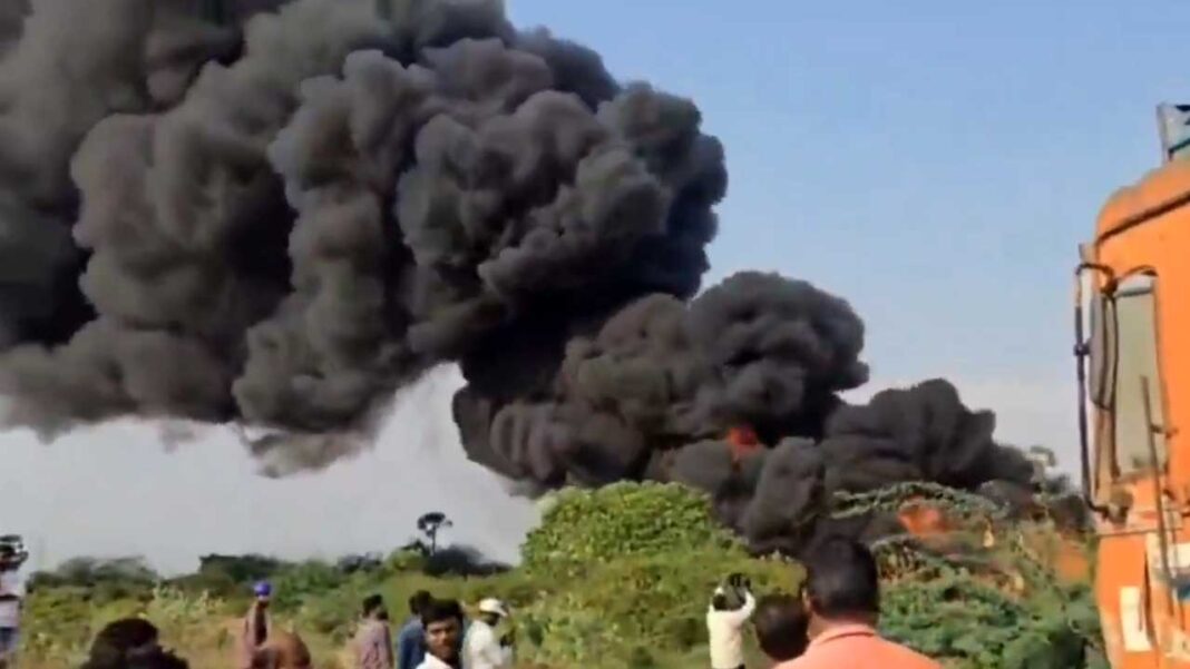 amaravati | మోదీ స‌భ‌కి కొద్ది దూరంలో భారీ అగ్ని ప్ర‌మాదం.. ఒక్క‌సారిగా ఉలిక్కిప‌డ్డ ప్ర‌జ‌లు