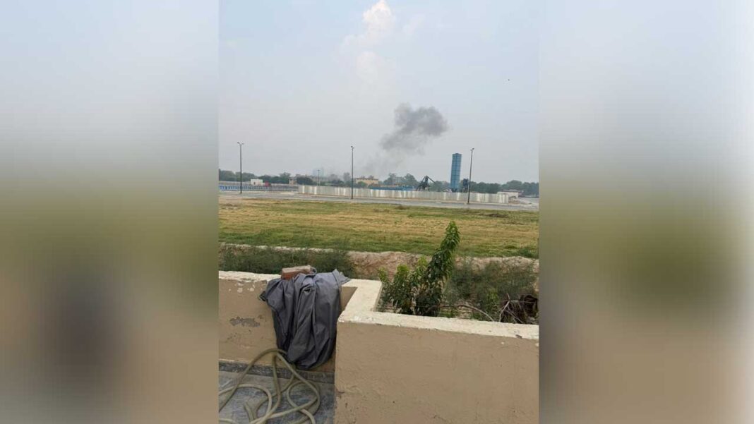 Lahore | లాహోర్‌ వాల్టన్‌లో రోడ్డులో వరుస బాంబుల మోత