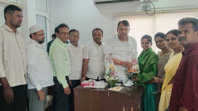 MLA Pocharam | డివిజన్ టాపర్​ను సన్మానించిన పోచారం