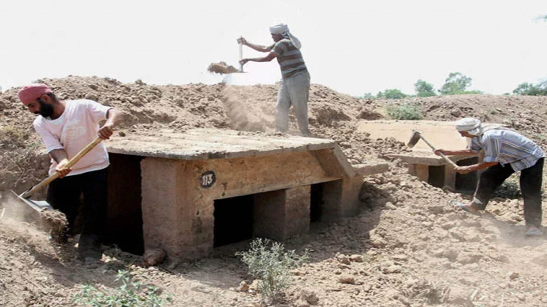 India Pakistan War | యుద్ధానికి సన్నద్ధం..! సరిహద్దు ప్రాంతాల్లో చకచకా బంకర్ల నిర్మాణాలు