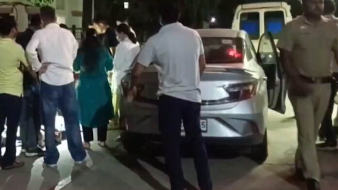 Panchkula, Haryana | కారులో ఏడు డెడ్ బాడీలు.. కావాలనే డోర్లు లాక్ చేసుకుని..