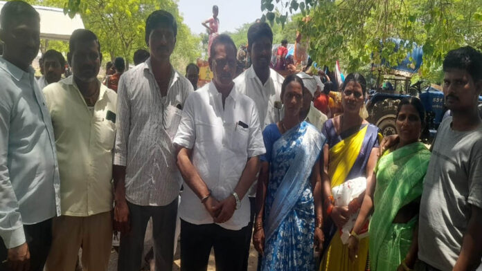 ZPTC member | అక్రమ కేసులకు భయపడం : మాజీ జడ్పీటీసీ సభ్యుడు