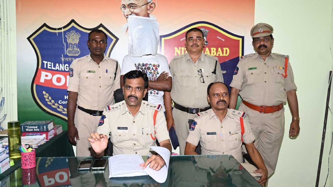 Rural CI Suresh Kumar | బైక్​ చోరీ కేసులో నిందితుడి అరెస్ట్​: రెండు వాహనాలు స్వాధీనం