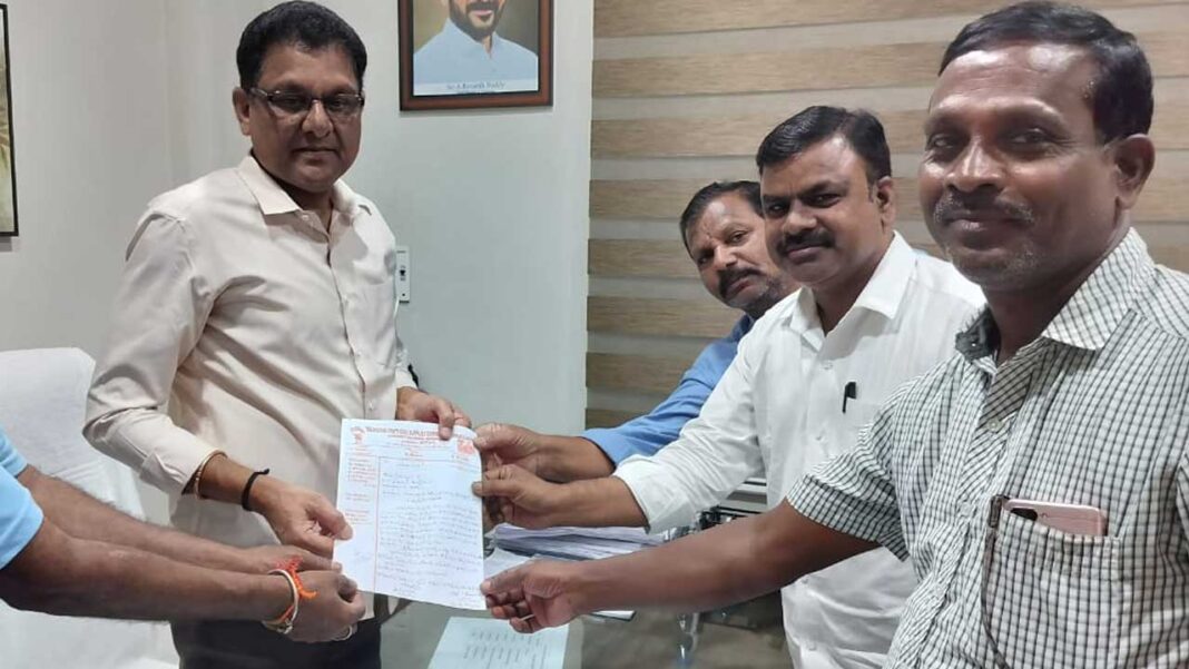 Civil Supplies Corporation | 20న సివిల్ సప్లయ్స్​ కార్పొరేషన్ కార్మికుల సమ్మె