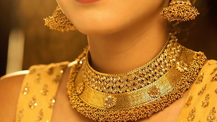 Gold Price on August 22 | త‌గ్గిన‌ట్లే త‌గ్గి మ‌ళ్లీ ప‌రుగులు పెడుతున్న బంగారం ధ‌ర‌... వెండి ప‌రిస్థితి ఏమిటంటే..!