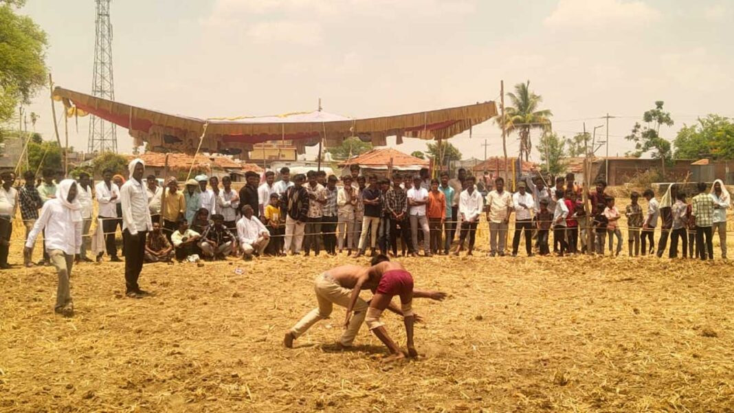 Wrestling competitions | ఆకట్టుకున్న కుస్తీ పోటీలు