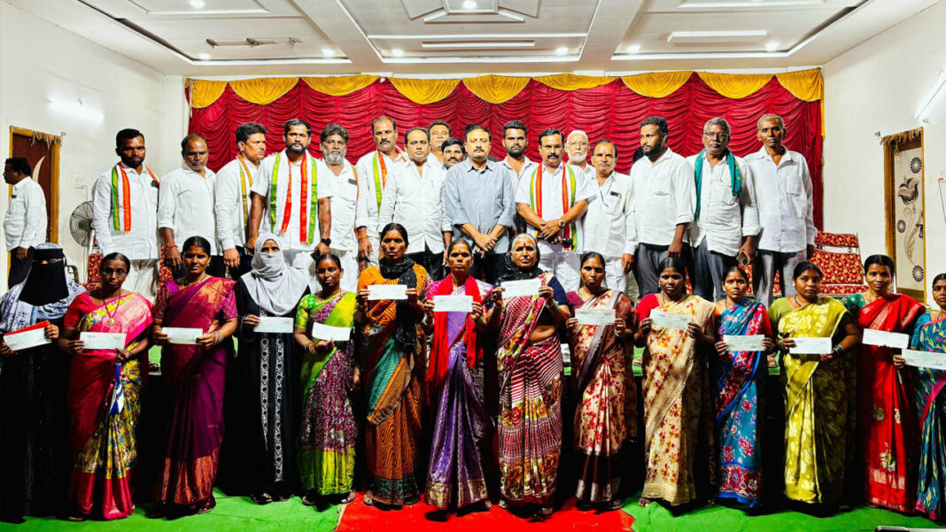 Jukkal Mla | కల్యాణ లక్ష్మి, షాదీ ముబారక్ చెక్కుల పంపిణీ