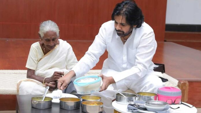 Pawan Kalyan | 96ఏళ్ల వృద్ధురాలితో కలిసి భోజనం చేసిన డిప్యూటీ సీఎం.. ఆ బామ్మ చేసిన పనికి..