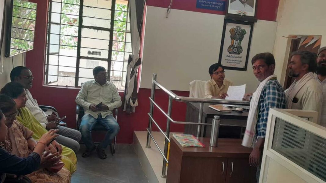 Paddy Center | కొనుగోలు కేంద్రాల్లో హమాలీల కొరత తీర్చాలి