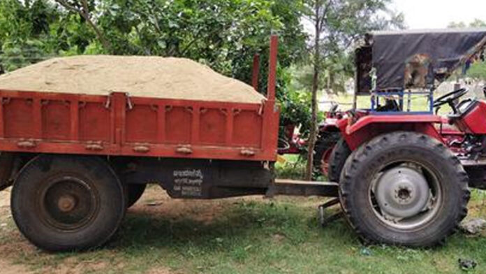 Sand Tractor | ఇసుక ట్రాక్టర్​ పట్టివేత