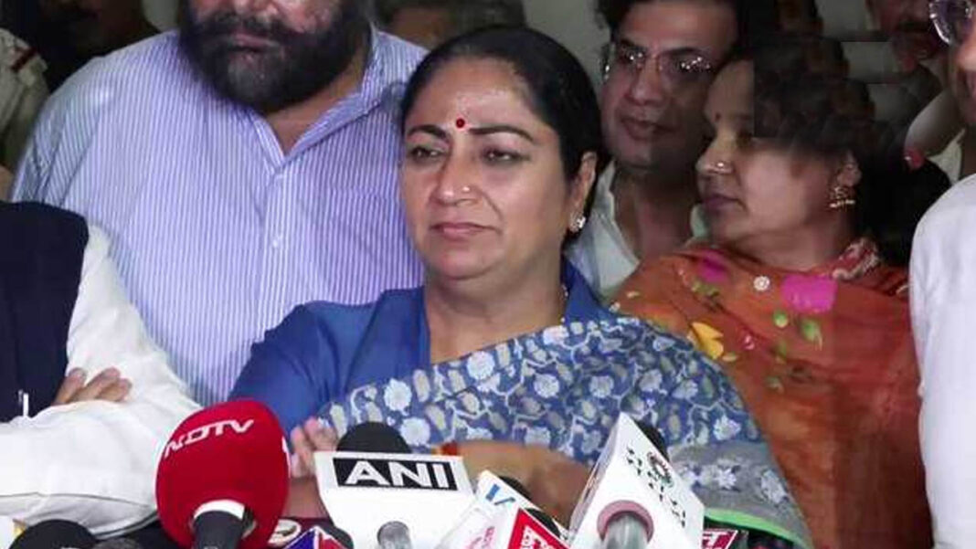 Delhi | కాలం చెల్లిన వాహనాలకు ఇంధనం అందించకుండా చర్యలు : ఢిల్లీ ముఖ్యమంత్రి రేఖ గుప్తా