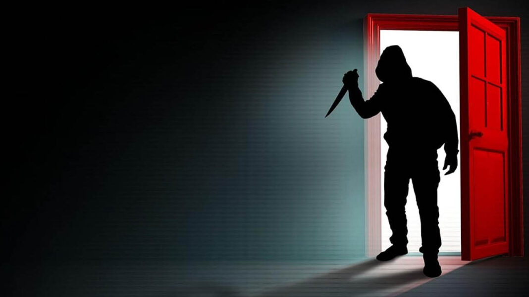 Kakinada | కాకినాడ‌లో దారుణం.. చెల్లితో చ‌నువుగా ఉంటున్నాడ‌ని చంపేశారు..!