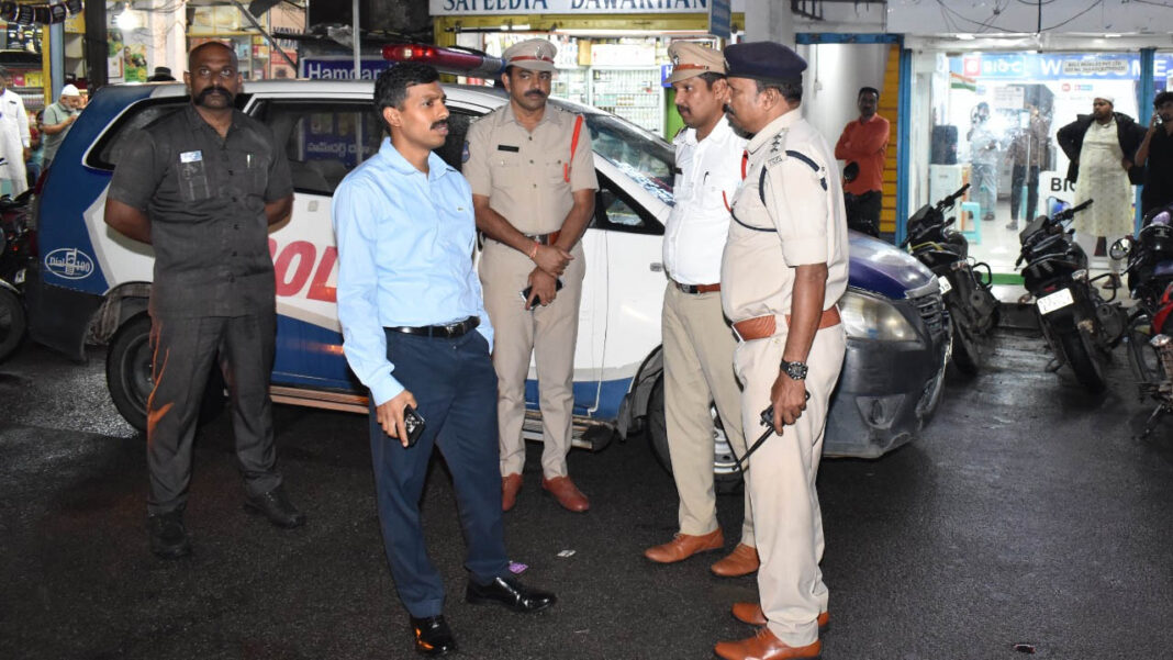 akshara today - CP CP | పోలీస్ సబ్ కంట్రోల్ల పునరుద్ధరణకు పటిష్టమైన చర్యలు తీసుకోవాలి : సీపీ