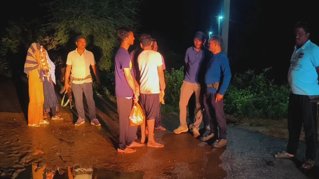 NIT Students | జలపాతం చూడబోయి కారడవిలో చిక్కుకున్న ఏడుగురు ఇంజినీరింగ్​ విద్యార్థులు