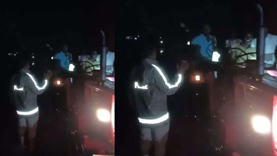 kamareddy | వాగులో చిక్కుకున్న రైతులు.. వ్యవసాయ పనులు ముగించుకుని వస్తుండగా ఘటన..