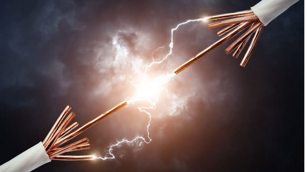 kammarpally | చేపలవేటకు వెళ్లిన వారికి విద్యుత్​షాక్​.. ఇద్దరు మృతి