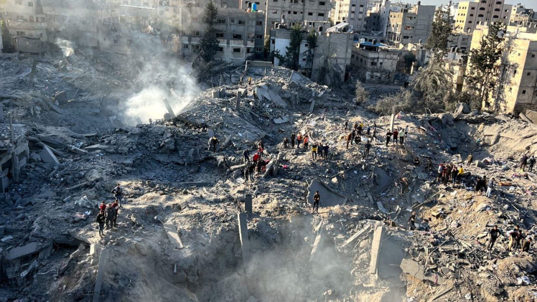 gaza Israeli strikes on Gaza | గాజా ఆస్పత్రిపై ఇజ్రాయెల్ దాడులు.. 20 మంది మృతి.. మృతుల్లో ఐదుగురు జర్నలిస్టులు