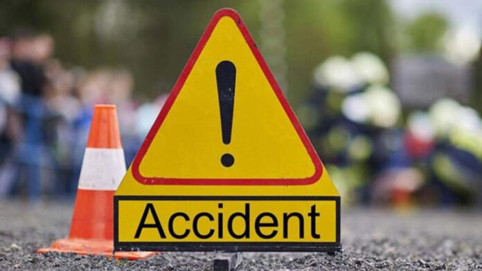 national highway accident | జాతీయ రహదారిపై ఘోర రోడ్డు ప్రమాదం.. యువకుడి దుర్మరణం