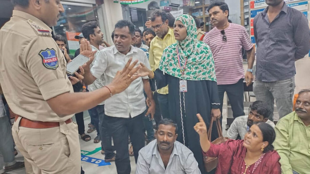 Nizamabad private hospital | ప్రైవేటు ఆస్పత్రిలో చికిత్స పొందుతూ యువకుడి మృతి.. ఆస్పత్రి ఎదుట సీఐటీయూ ఆందోళన