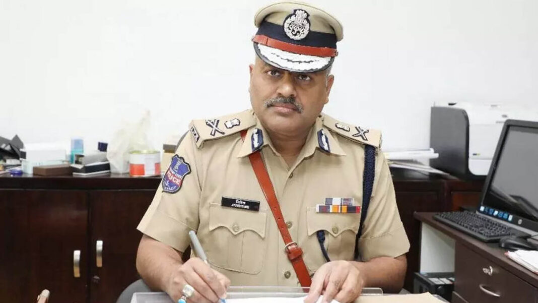 akshara today - DGP Jitender DGP Jitender | వరదల్లో 10 మంది దుర్మరణం : డీజీపీ జితేందర్