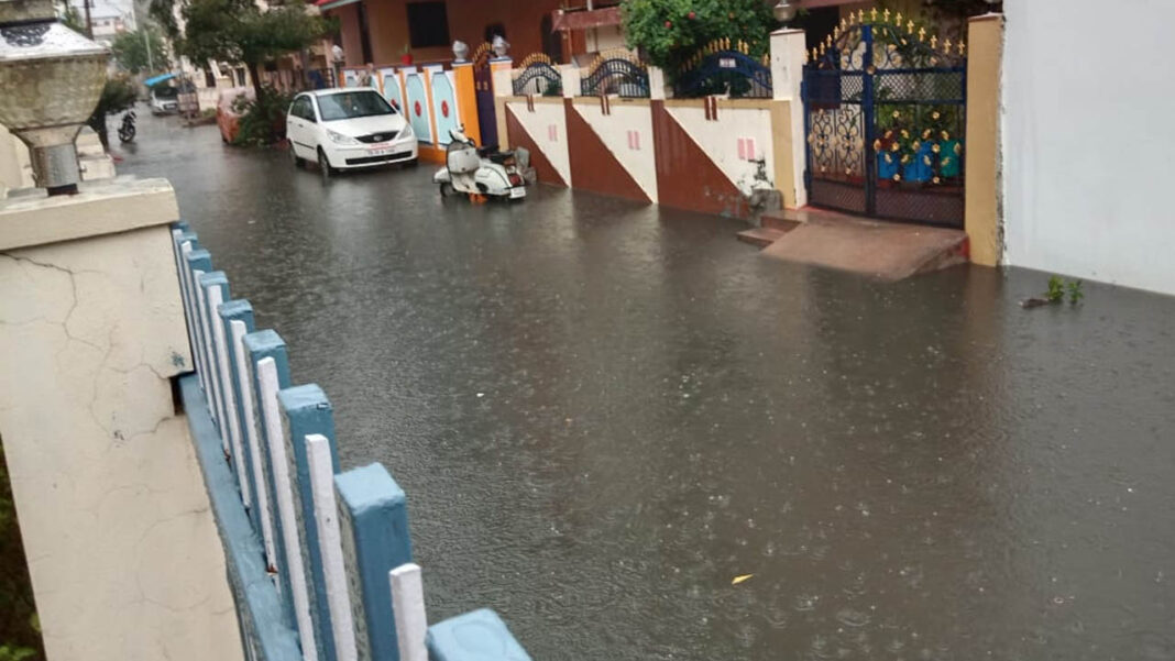 akshara today - Heavy rain Heavy Rains