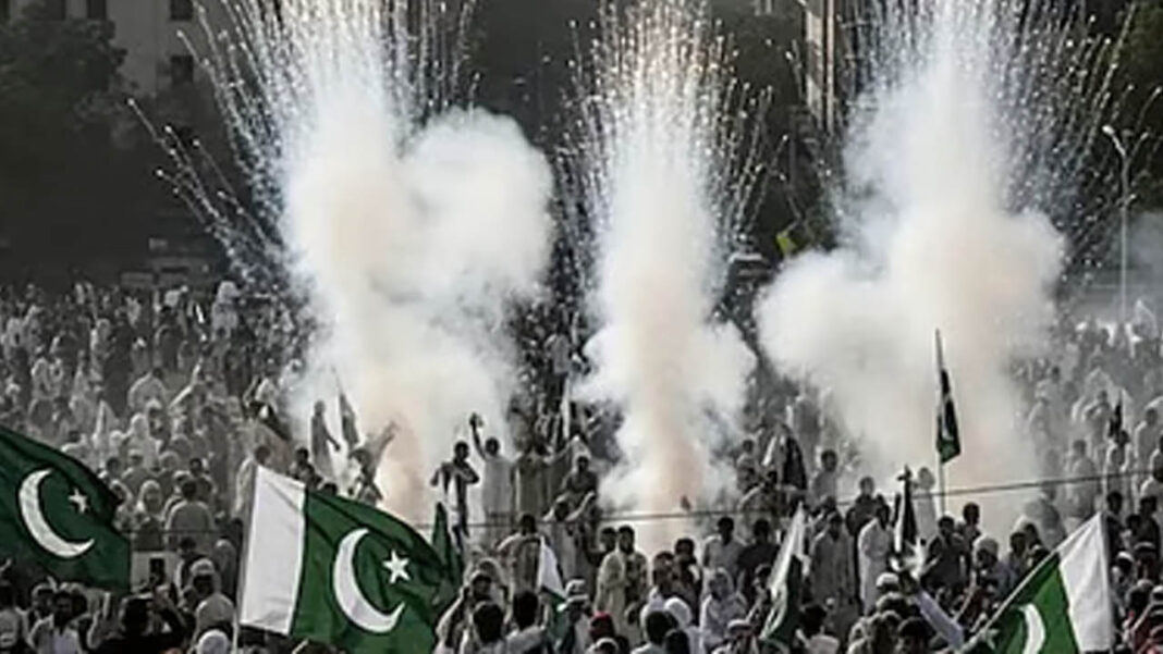 Pakistan Independence Day | పాక్ స్వాతంత్య్ర వేడుక‌ల‌లో పేలిన తూటా.. ముగ్గురు మృతి, 60 మందికి పైగా గాయాలు