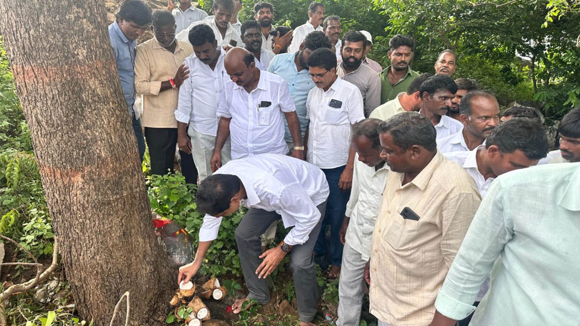 Former MLA Jajala Surender | గంగమ్మకు మొక్కు చెల్లించుకున్న మాజీ ఎమ్మెల్యే జాజాల సురేందర్