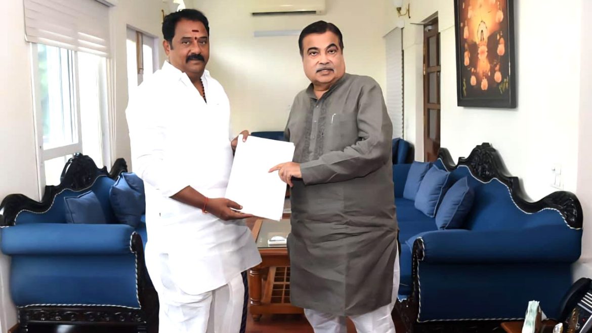 Minister Nitin Gadkari