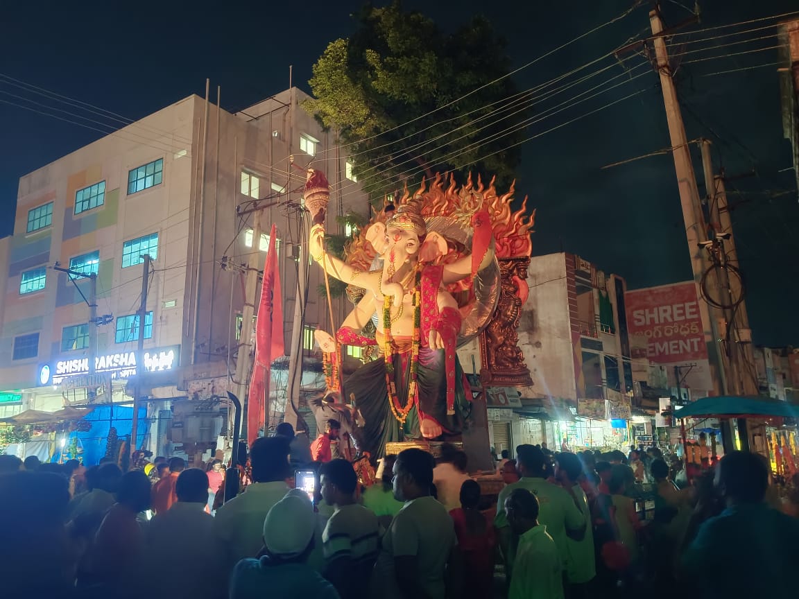 శోభాయాత్ర ప్రారంభం.. గట్టి బందోబస్తు.. కలెక్టర్, ఎస్పీ పర్యవేక్షణ