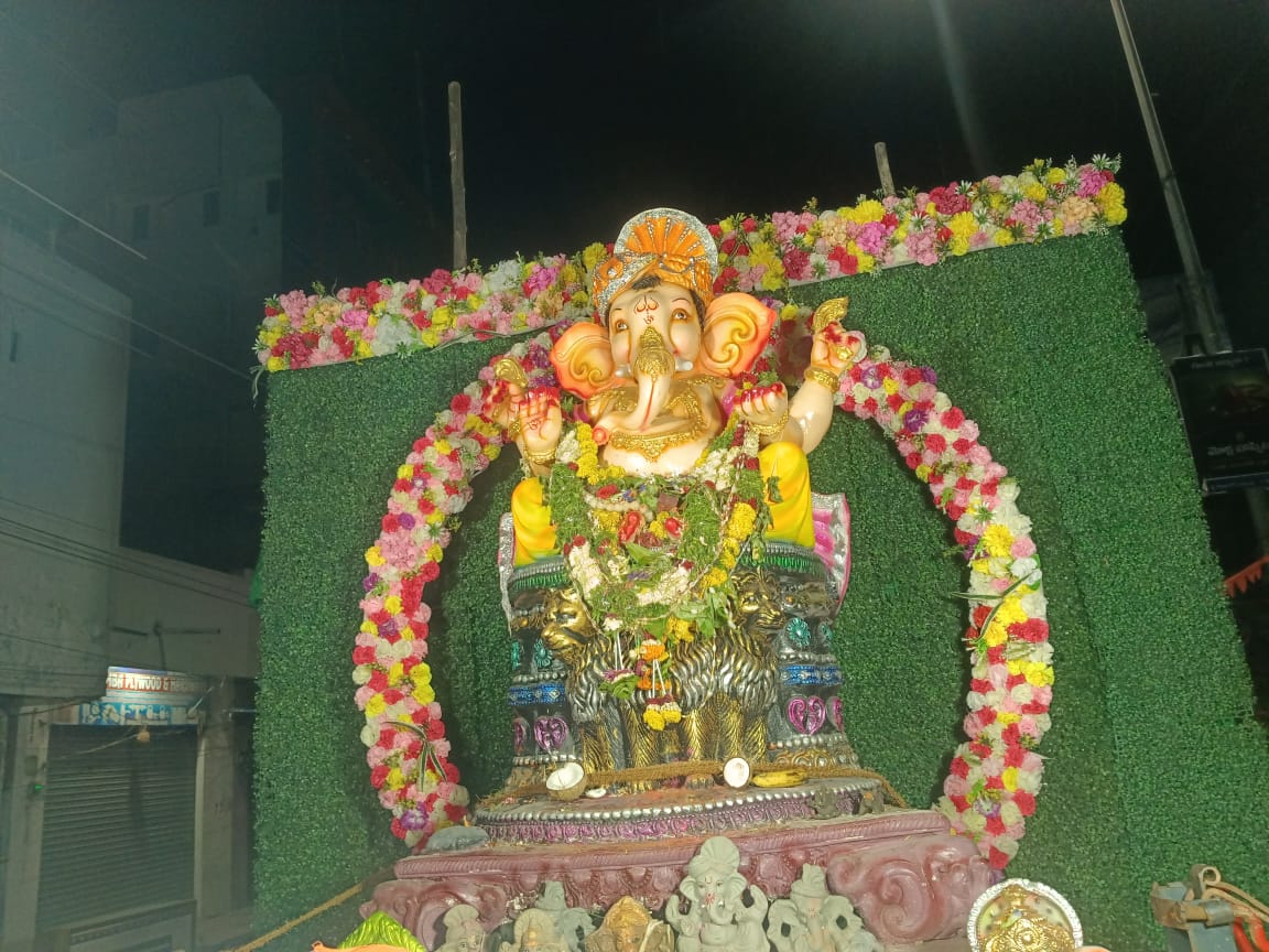 శోభాయాత్ర ప్రారంభం.. గట్టి బందోబస్తు.. కలెక్టర్, ఎస్పీ పర్యవేక్షణ