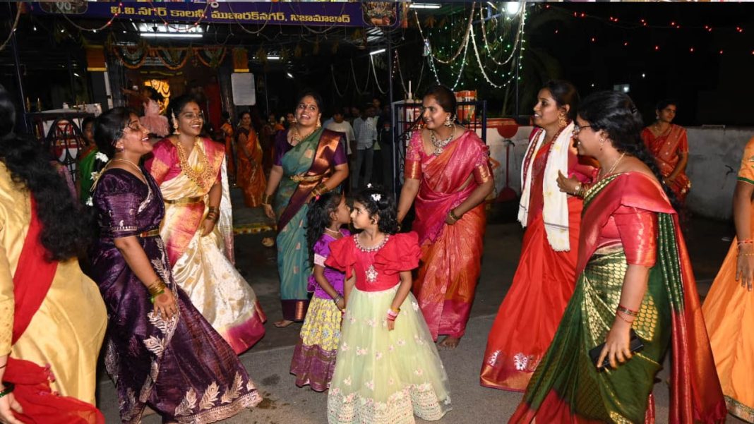Goddess Bhulakshmi | వైభవంగా అమ్మవారి నవరాత్రి వేడుకలు.. భూలక్ష్మి మాతకు బోనాల సమర్పణ