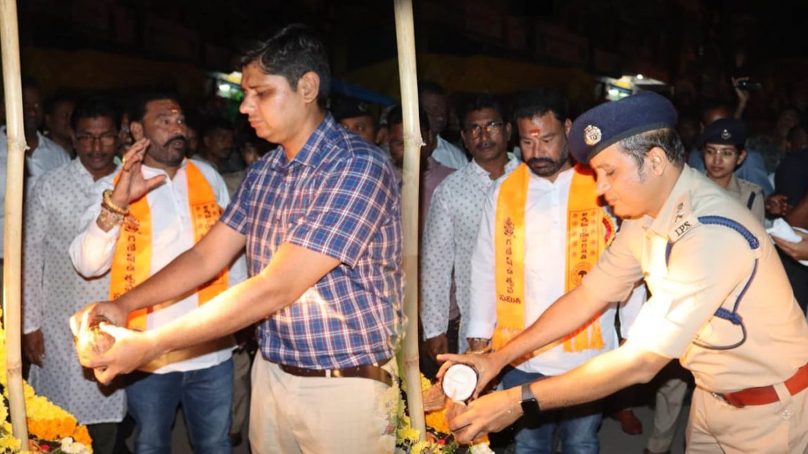 Shobha Yatra | శోభాయాత్ర ప్రారంభం.. గట్టి బందోబస్తు.. కలెక్టర్, ఎస్పీ పర్యవేక్షణ