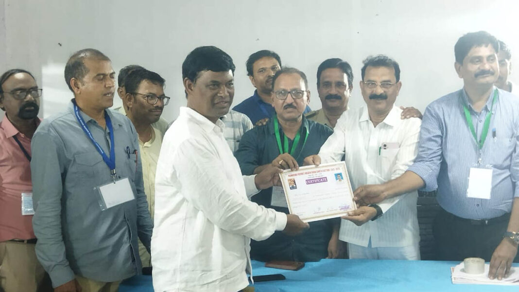 Padmasali Hostel | పద్మశాలి వసతి గృహం అధ్యక్షుడిగా దీకొండ యాదగిరి ఘన విజయం