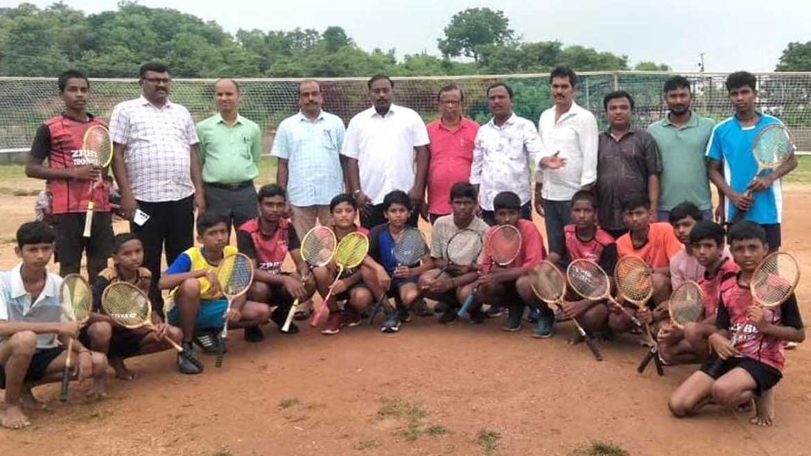 Ball badminton coaching