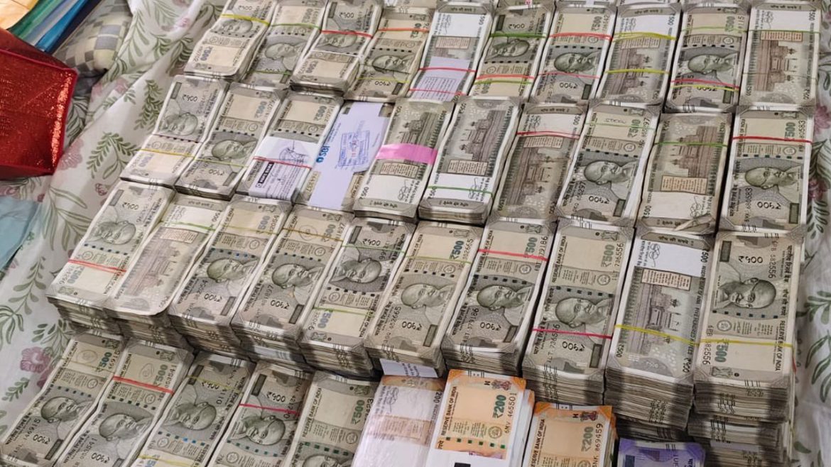 Jubilee Hills by-elections | జూబ్లీహిల్స్ ఉప ఎన్నికలు.. మైత్రివనం సమీపంలో రూ.25 లక్షల పట్టివేత