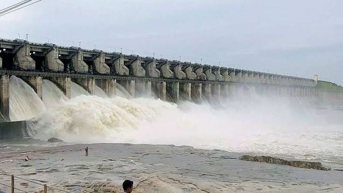 Sriram Sagar Gates Lifted | శ్రీరామ్ సాగర్ ప్రాజెక్టు ఎనిమిది గేట్ల ఎత్తివేత