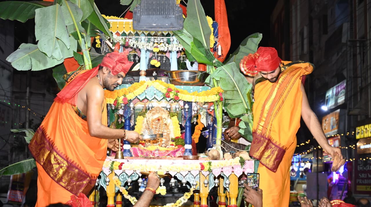 ఘనంగా దేవీమాత రథయాత్ర