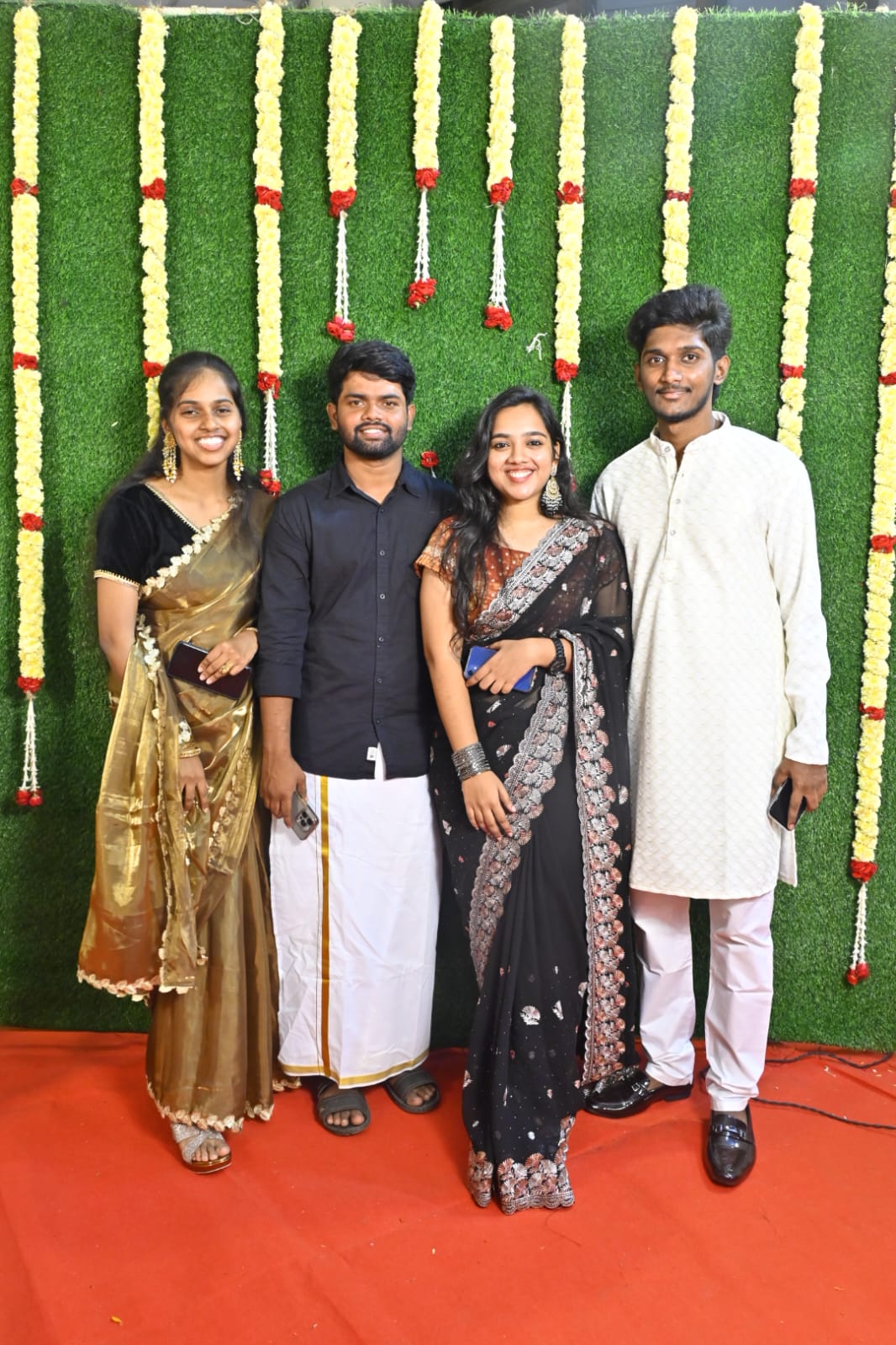 మెడికల్ కళాశాలలో అలరించిన ట్రెడిషనల్ డే