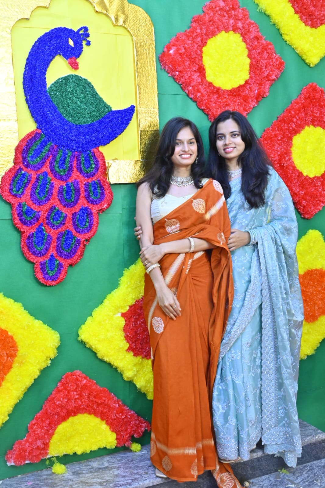 మెడికల్ కళాశాలలో అలరించిన ట్రెడిషనల్ డే