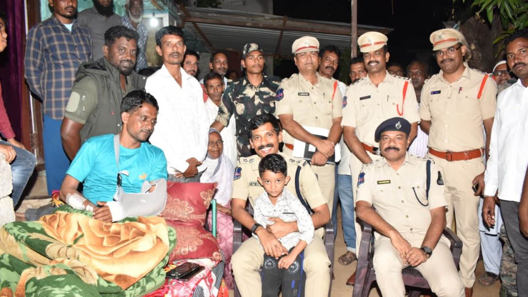 CP Sai Chaitanya | సయ్యద్​ ఆసిఫ్​నకు సీపీ పరామర్శ