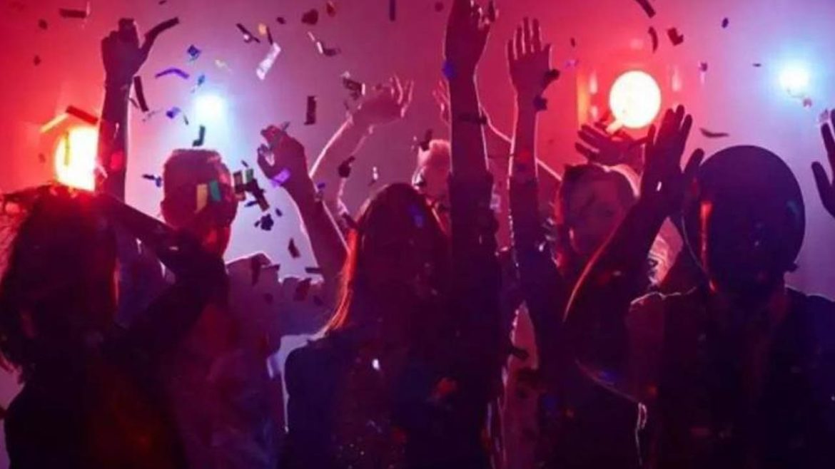 hyderabad rave party | హైదరాబాద్‌ శివారులో రేవ్ పార్టీ భ‌గ్నం.. పోలీసుల అదుపులో 72 మంది