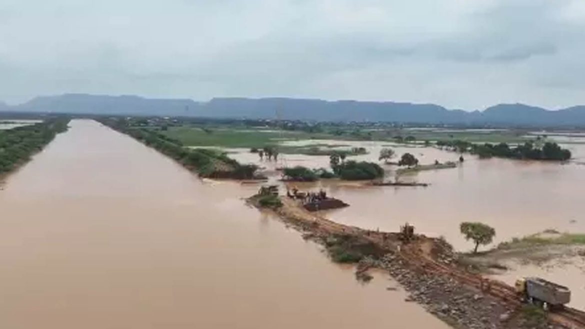 budameru flood | బుడమేరు నది పొంగి ప్రవహిస్తోందంటూ ప్ర‌చారాలు.. ఎన్టీఆర్ జిల్లా సీపీ క్లారిటీ